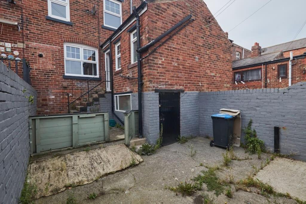 Cosy 3-Bedroom House In Seaham - Street Parking Exterior foto